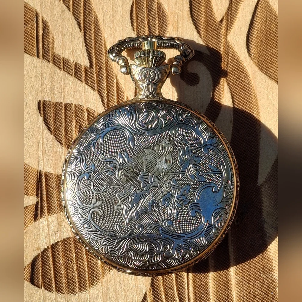 Vintage Geneva Analog Manual Wind Gold Tone Train Antimagnetic Pocket Watch